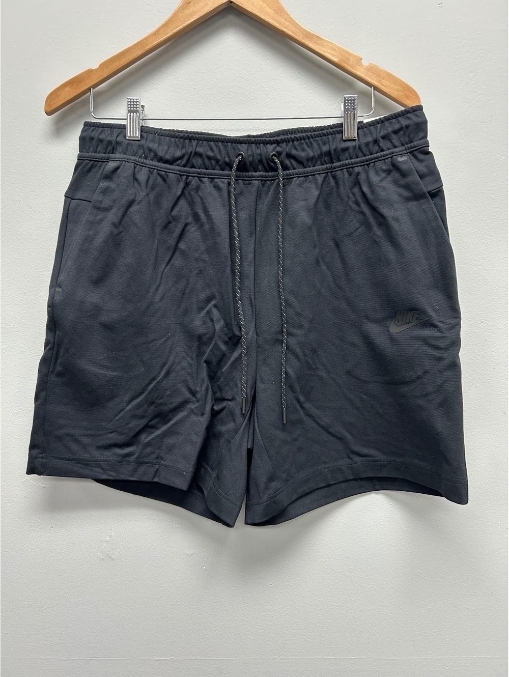 Nike Standard Fit Above Knee Length Black Athletic Shorts